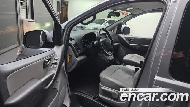 Hyundai Staria 2019 thumb 4