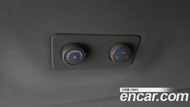 Hyundai Staria 2019 thumb 3