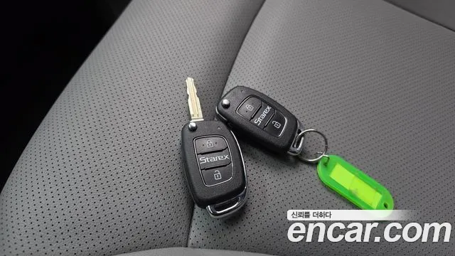 Hyundai Staria 2019 thumb 9