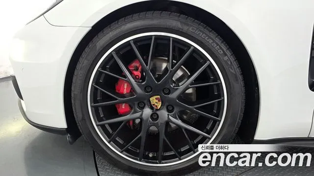 Porsche Panamera 2018 thumb 10