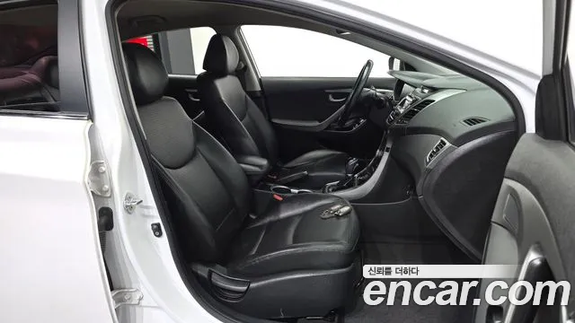 Hyundai Elantra 2015 thumb 11