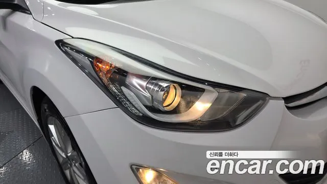 Hyundai Elantra 2015 thumb 2