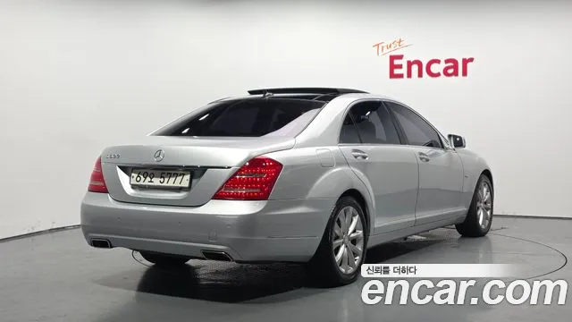 Mercedes-Benz S-Class 2011 thumb 11