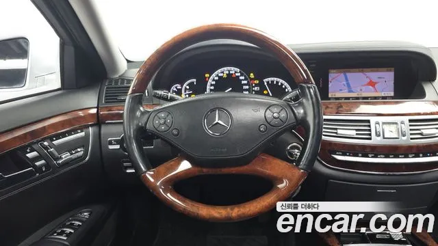 Mercedes-Benz S-Class 2011 thumb 4