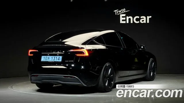 Tesla Model 3 2024 thumb 5
