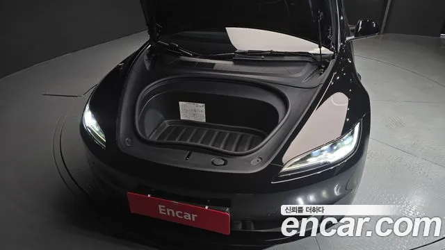 Tesla Model 3 2024 thumb 6