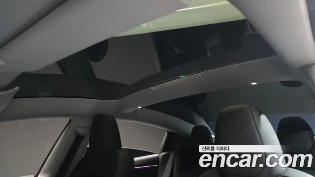 Tesla Model 3 2024 thumb 2
