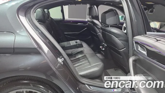 BMW 5 серии 2018 thumb 9