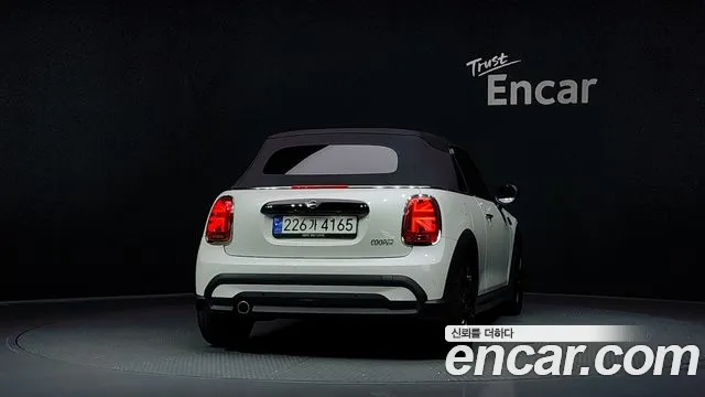 Mini Cooper Convertible 2024 thumb 2