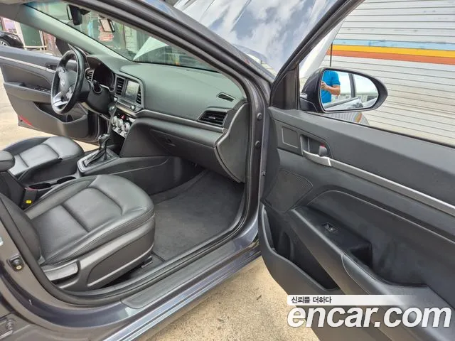 Hyundai Avante 2018 thumb 2