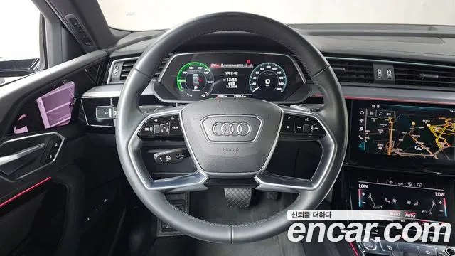 Audi e-tron 2020 thumb 5