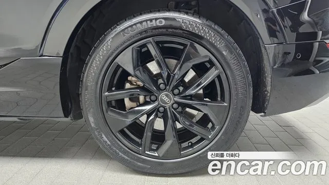 Audi e-tron 2020 thumb 12