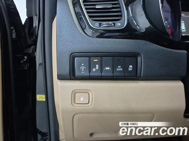Kia Carnival 2019 thumb 12