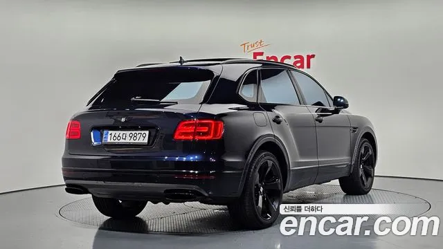 Bentley Bentayga 2018 thumb 2
