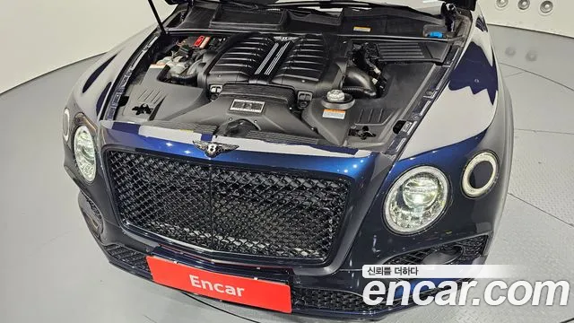 Bentley Bentayga 2018 thumb 3
