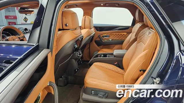 Bentley Bentayga 2018 thumb 6
