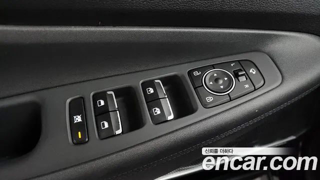 Hyundai Santa Fe 2018 thumb 5