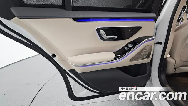 Mercedes-Benz S-Class 2025 thumb 3
