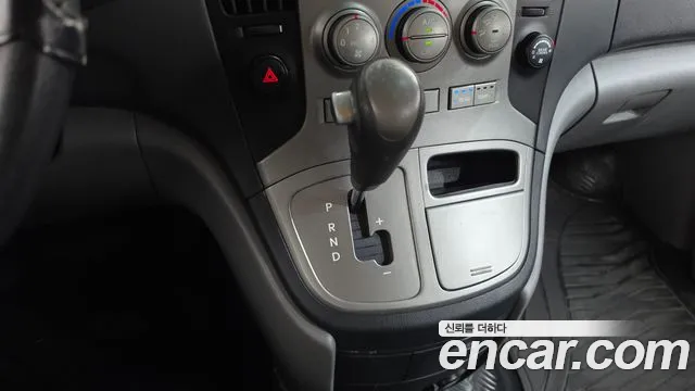Hyundai Staria 2011 thumb 3