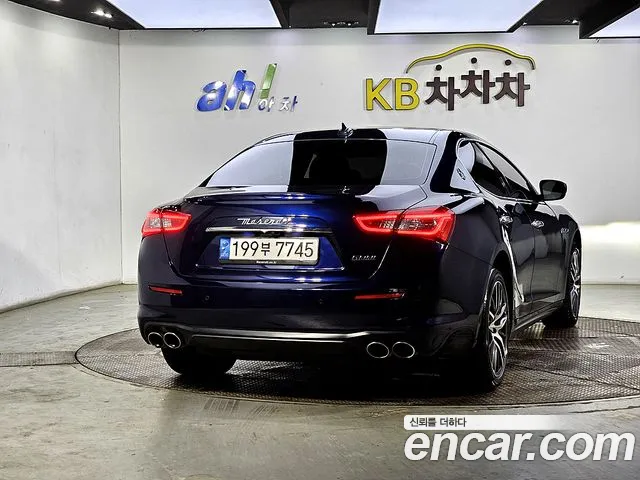 Maserati Ghibli 2018 thumb 8