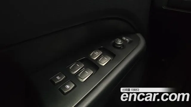 KGM Rexton 2022 thumb 8