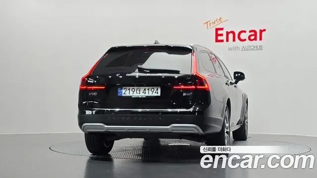 Volvo V90 Cross Country 2023 thumb 11