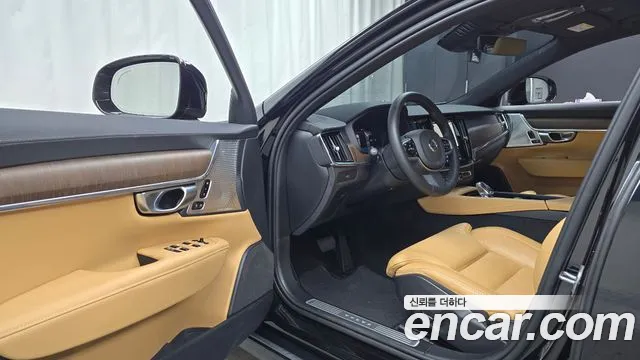 Volvo V90 Cross Country 2023 thumb 4