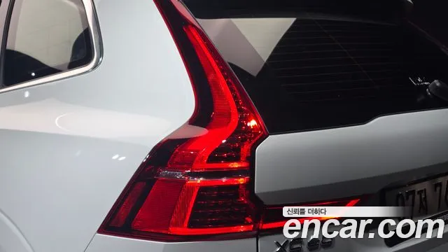 Volvo XC60 2019 thumb 11