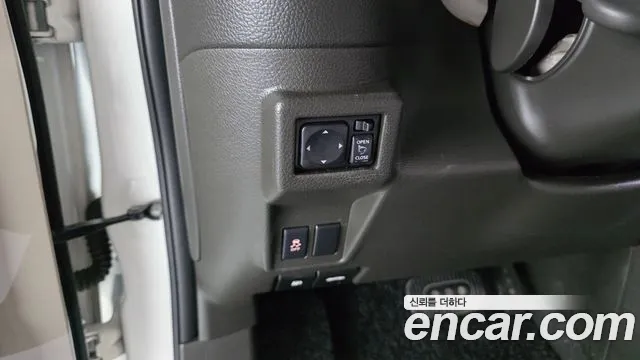 Nissan Cube 2014 thumb 10