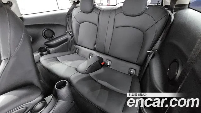 Mini Cooper 2021 thumb 2