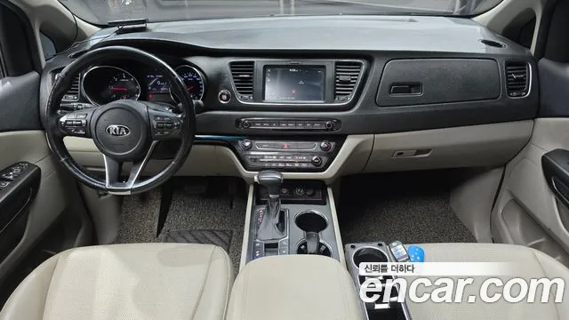 Kia Carnival 2019 thumb 11
