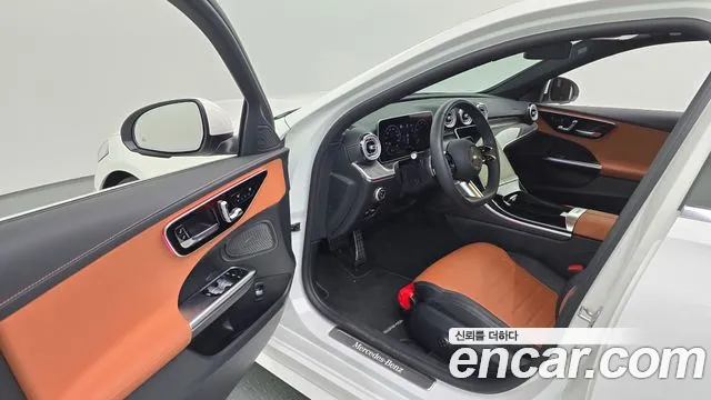 Mercedes-Benz C-Class 2025 thumb 5