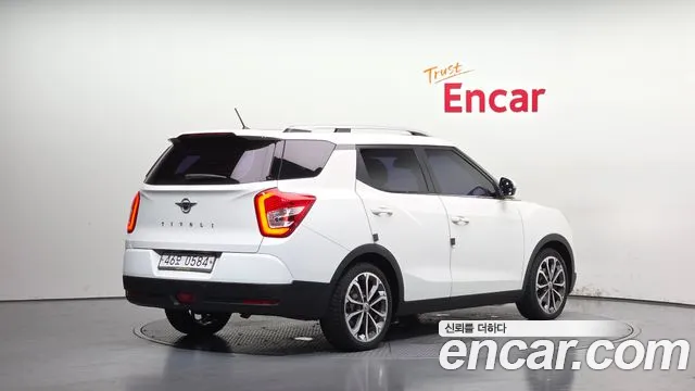 KGM Tivoli Air 2016 thumb 10