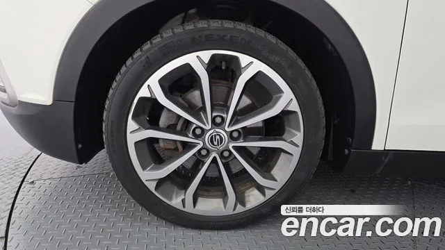 KGM Tivoli Air 2016 thumb 11