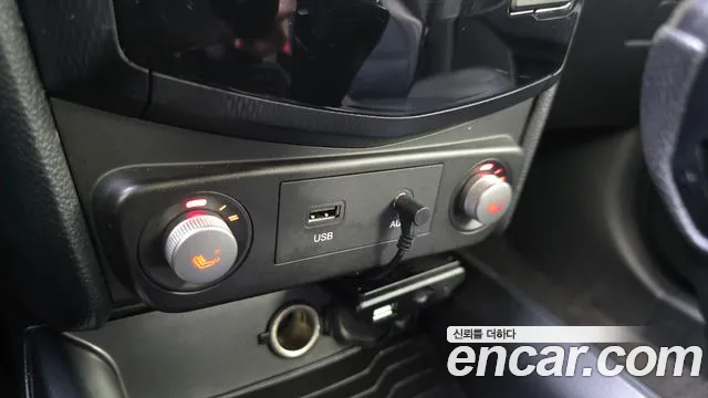 KGM Tivoli Air 2016 thumb 2