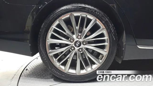 Hyundai Grandeur 2017 thumb 9