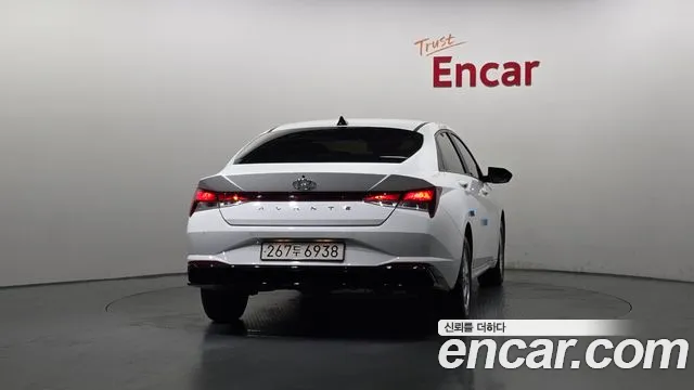 Hyundai Elantra 2022 thumb 6