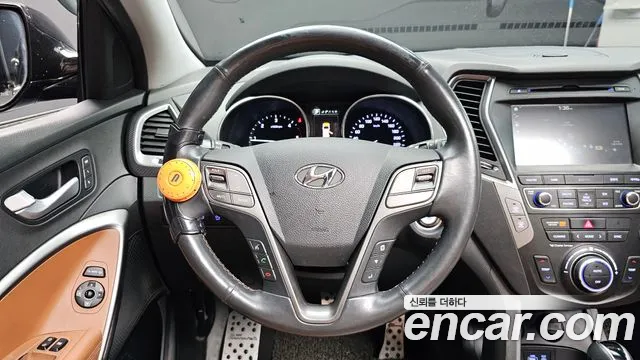 Hyundai Santafe 2016 thumb 10