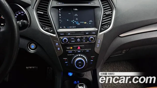 Hyundai Santafe 2016 thumb 6