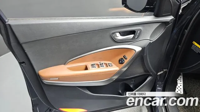 Hyundai Santafe 2016 thumb 4