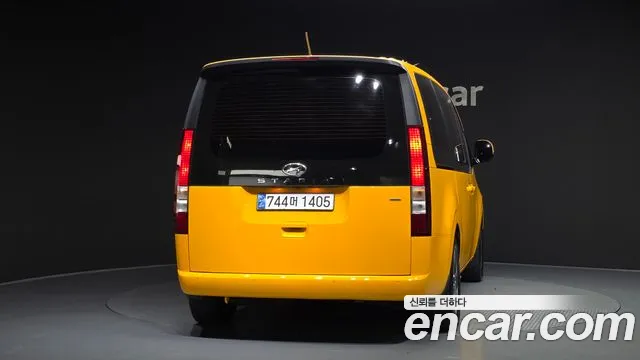 Hyundai Staria 2021 thumb 2