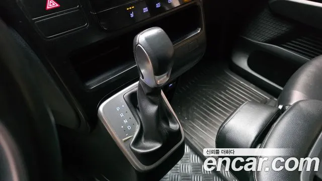 Hyundai Staria 2021 thumb 8
