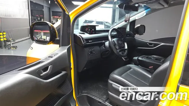 Hyundai Staria 2021 thumb 3