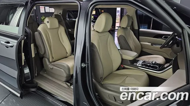 Kia Carnival 2023 thumb 2