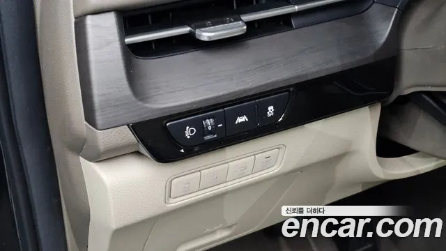 Kia Carnival 2023 thumb 3