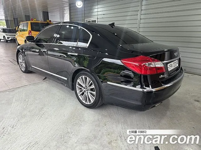 Hyundai Genesis 2013 thumb 5