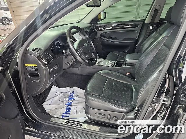 Hyundai Genesis 2013 thumb 2