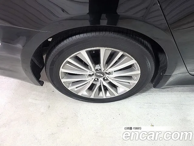 Hyundai Genesis 2013 thumb 8