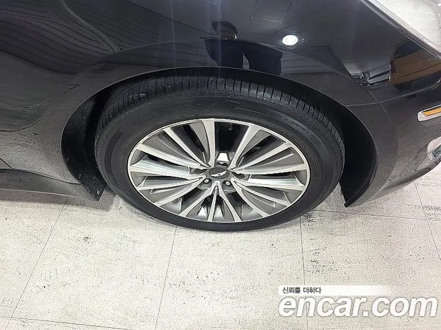 Hyundai Genesis 2013 thumb 10