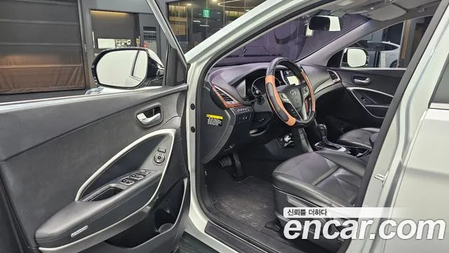 Hyundai Santafe 2015 thumb 10